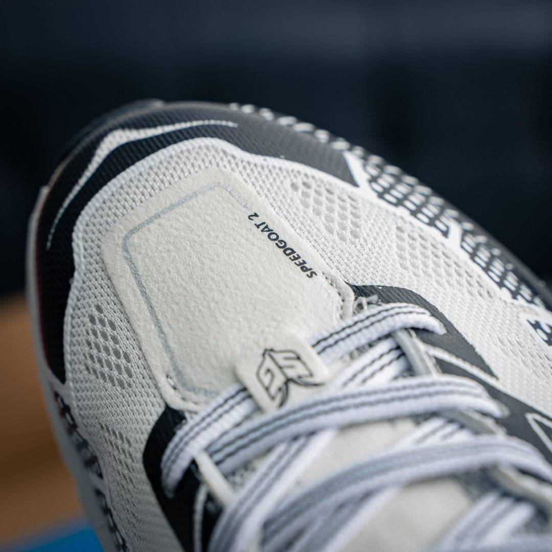 HOKA  ONE ONE SPEEDGOAT 2