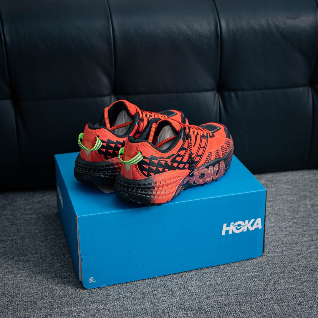 HOKA  ONE ONE SPEEDGOAT 2