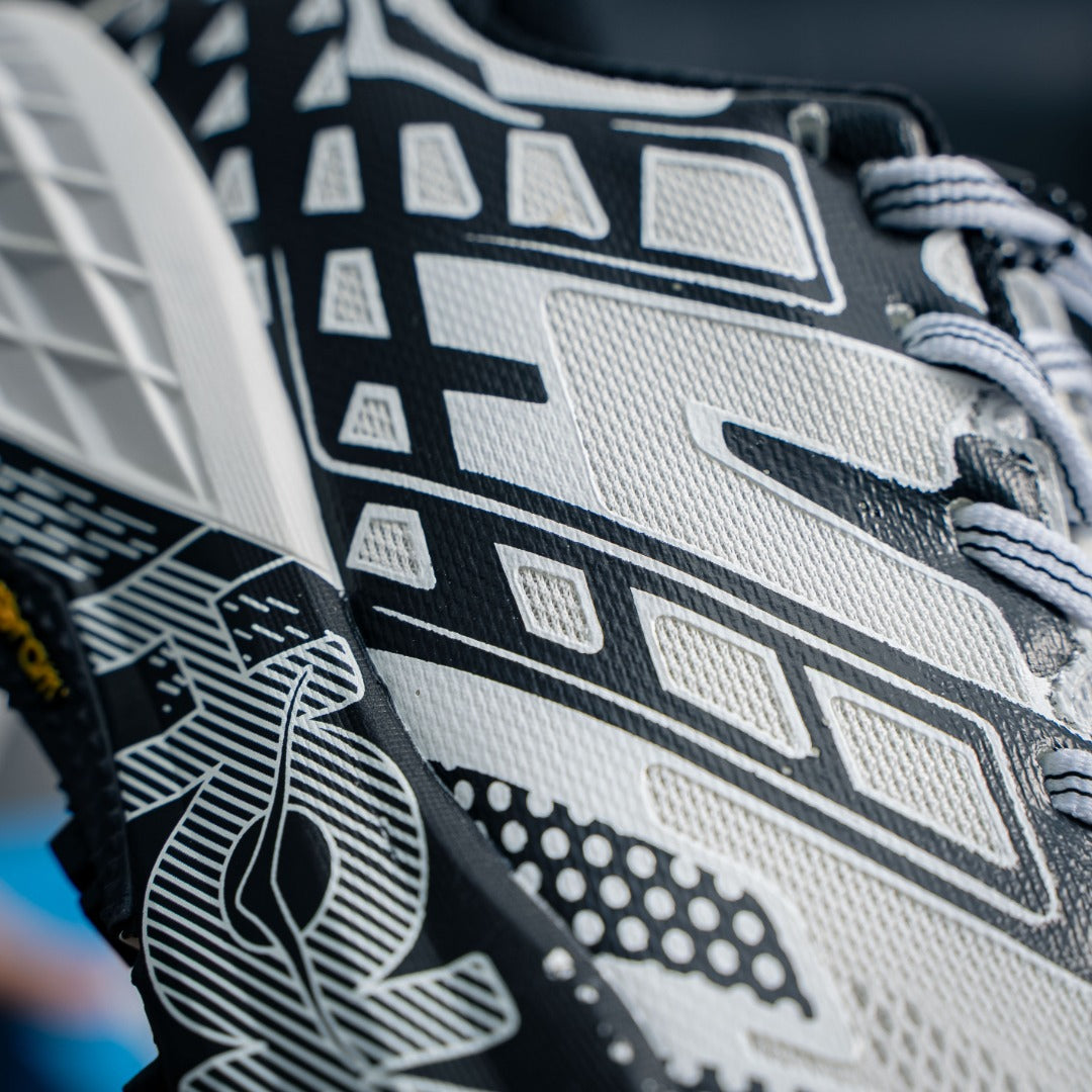 HOKA  ONE ONE SPEEDGOAT 2