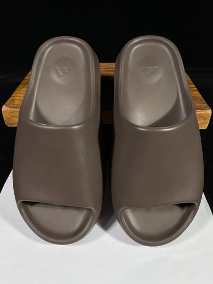 adidas YEEZY Slide "Soot"