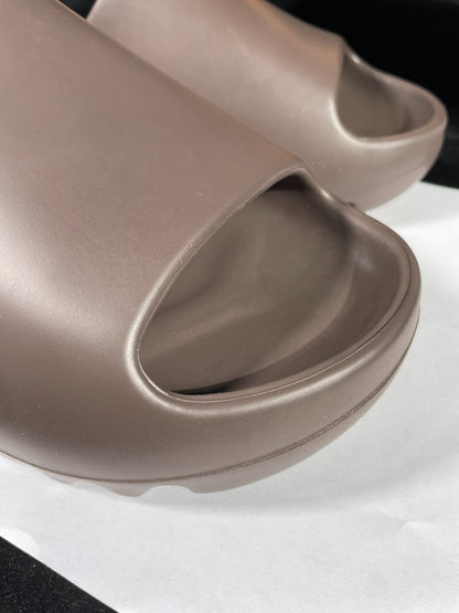 adidas YEEZY Slide "Soot"