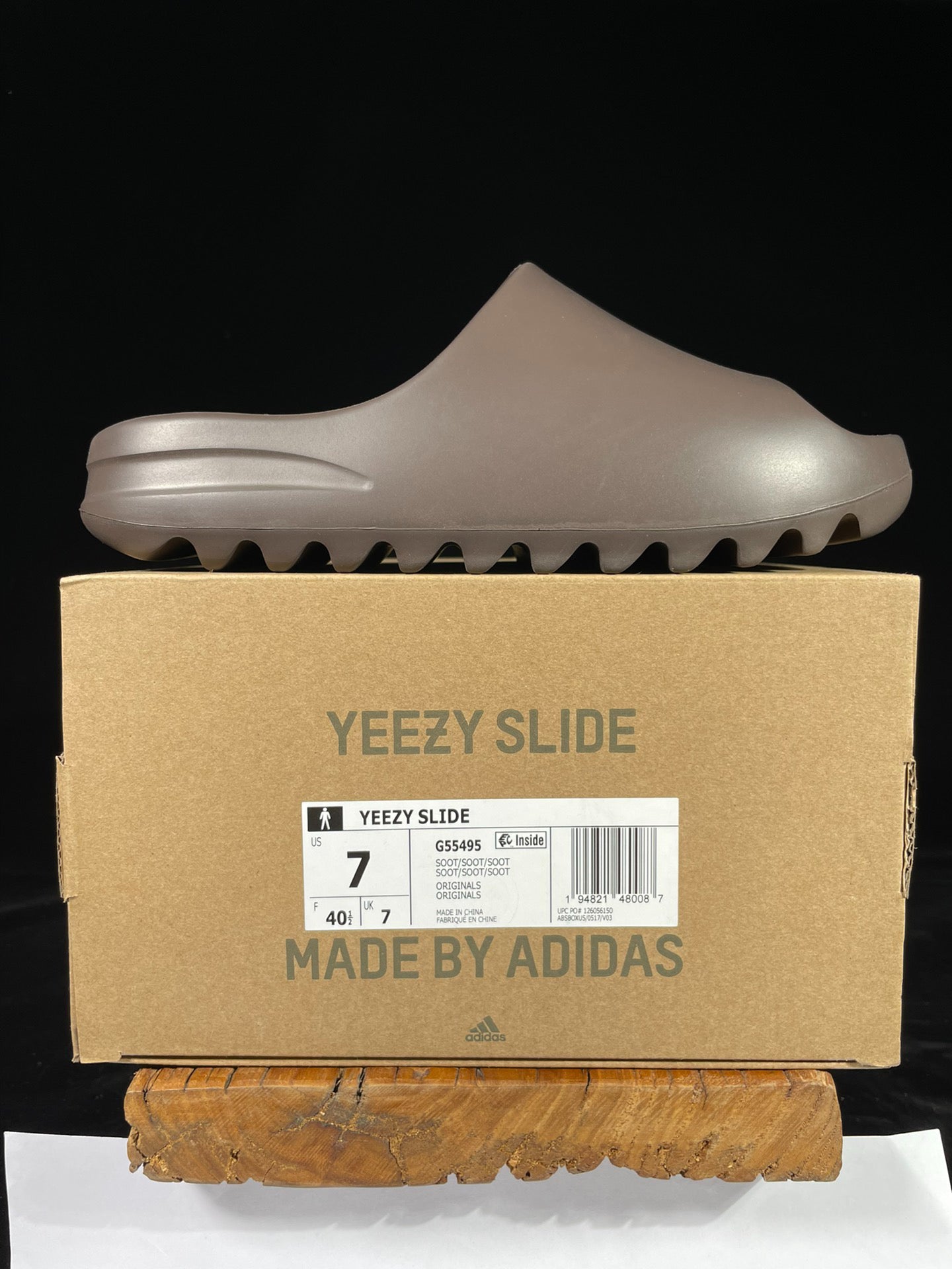 adidas YEEZY Slide "Soot"