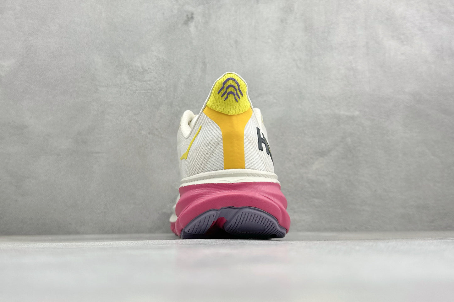 HOKA Clifton 9 Cream/Fuchsia Daily Running Trainers