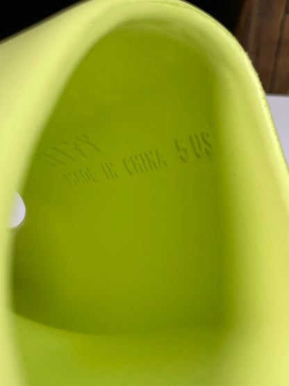 adidas YEEZY Slide "Glow Green"