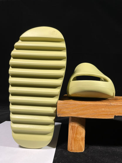 adidas YEEZY Slide "Resin"