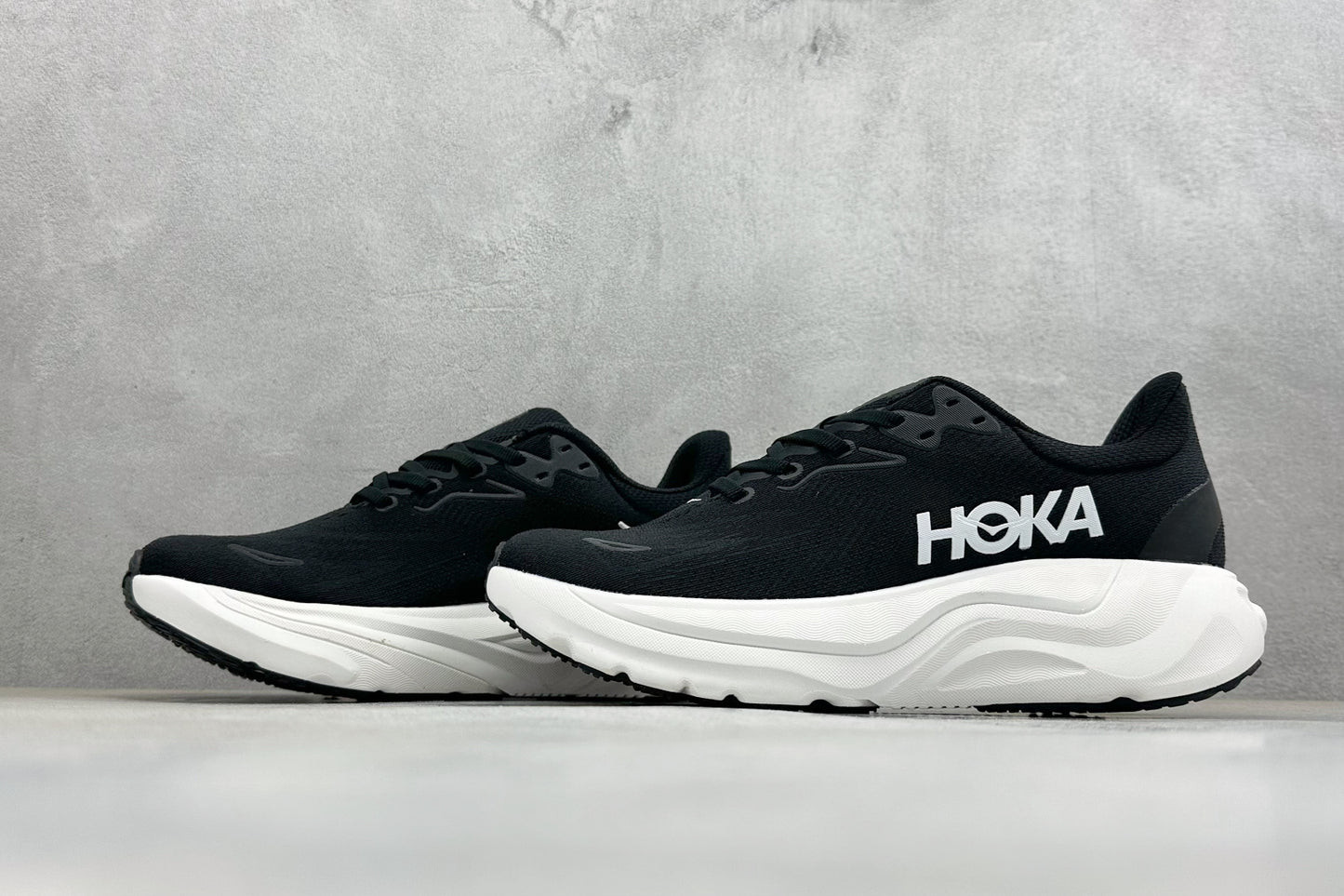 HOKA Arahi 8 Black White Two-Tone Stability Running Shoes