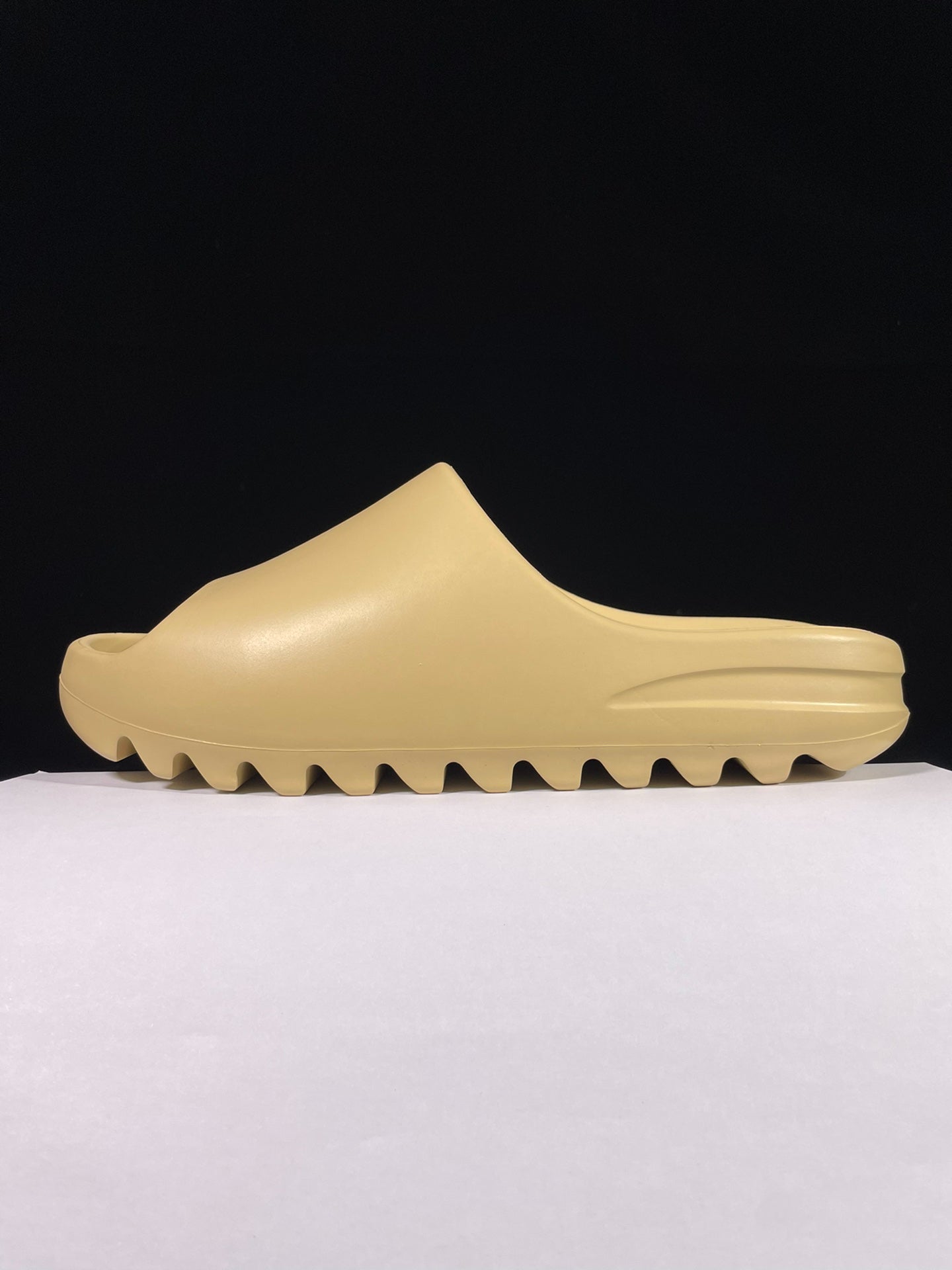 adidas Yeezy Slides 'Desert Sand'