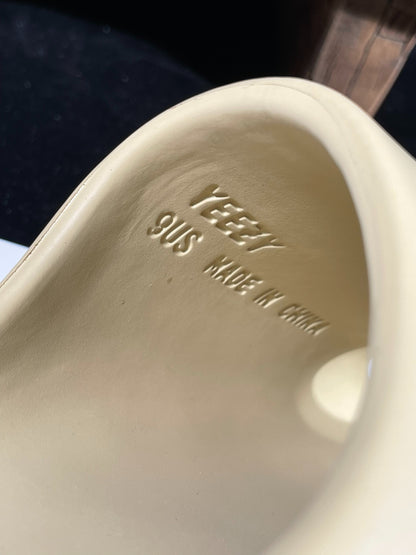 adidas Yeezy Slides 'Desert Sand'