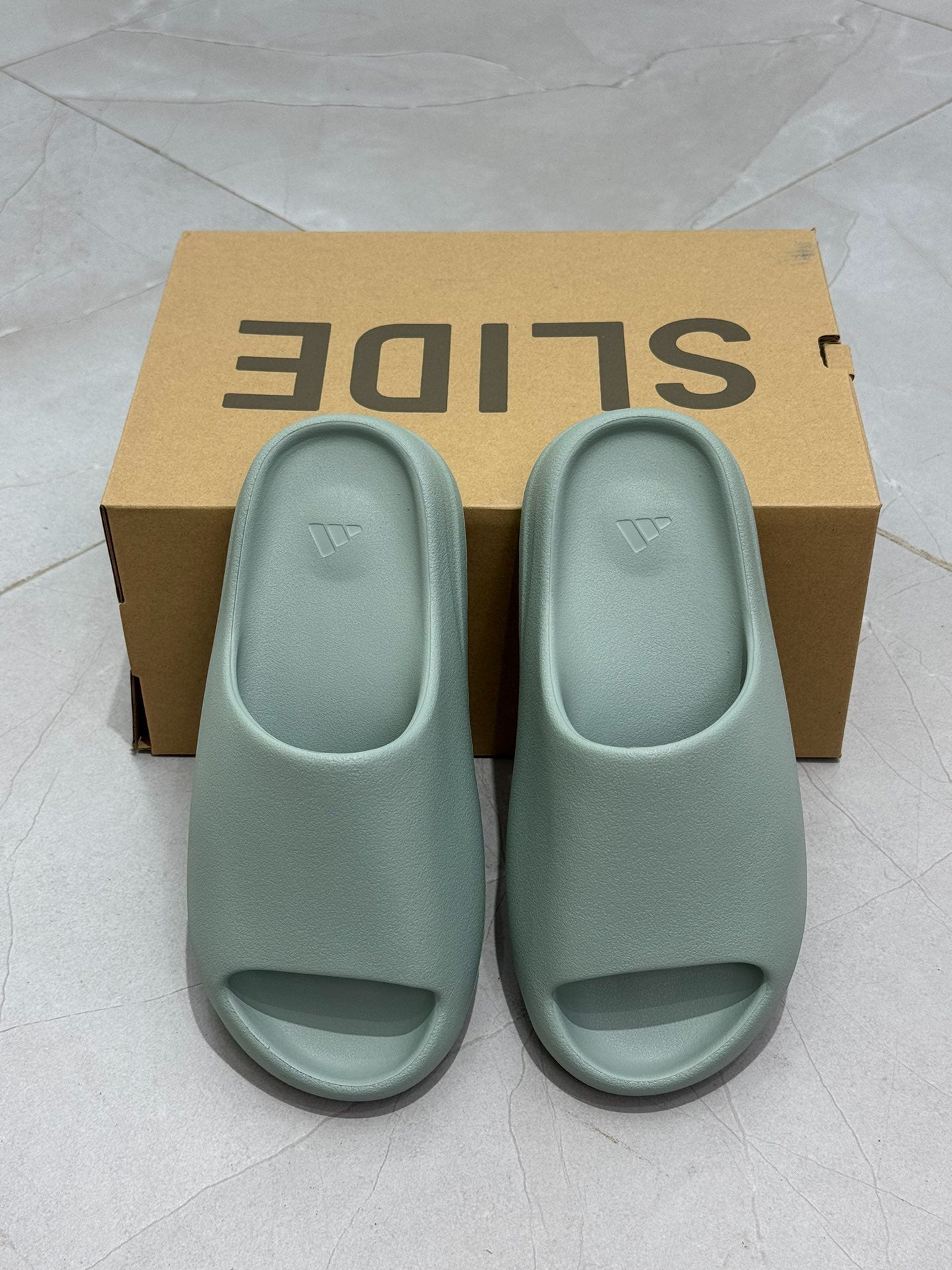 adidas YEEZY Slide "Salt"