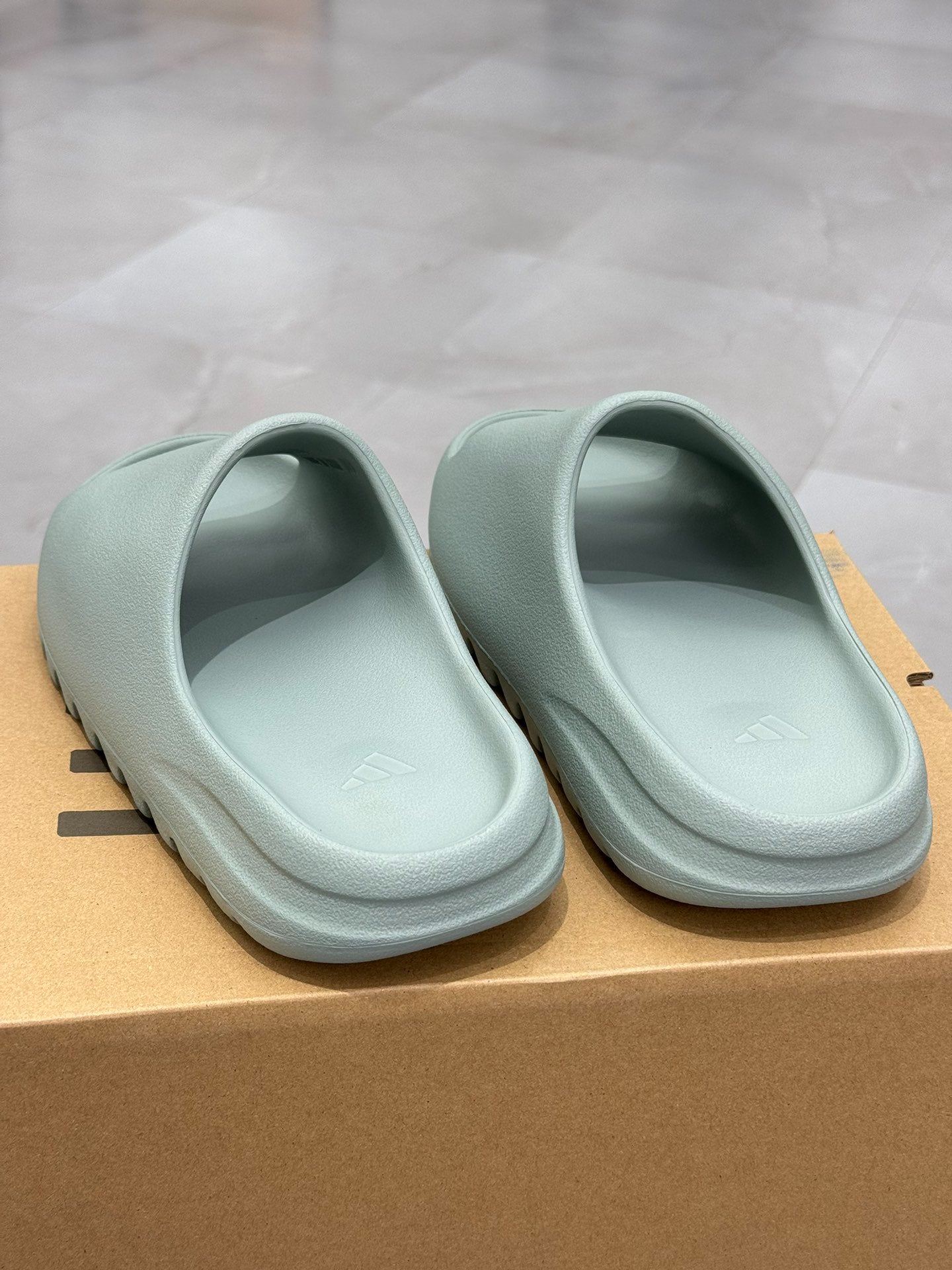 adidas YEEZY Slide "Salt"
