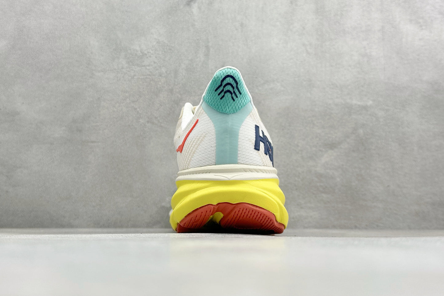 HOKA Clifton 9 Cream/Yellow Running Shoe