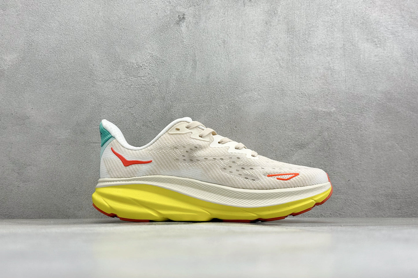 HOKA Clifton 9 Cream/Yellow Running Shoe