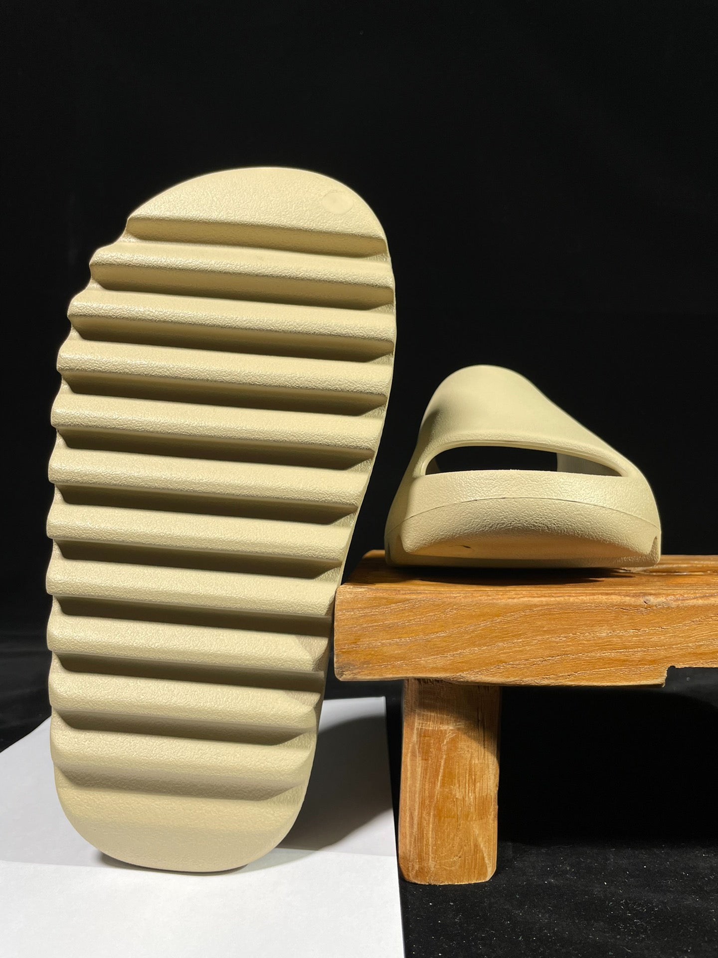 adidas YEEZY Slide "Pure"