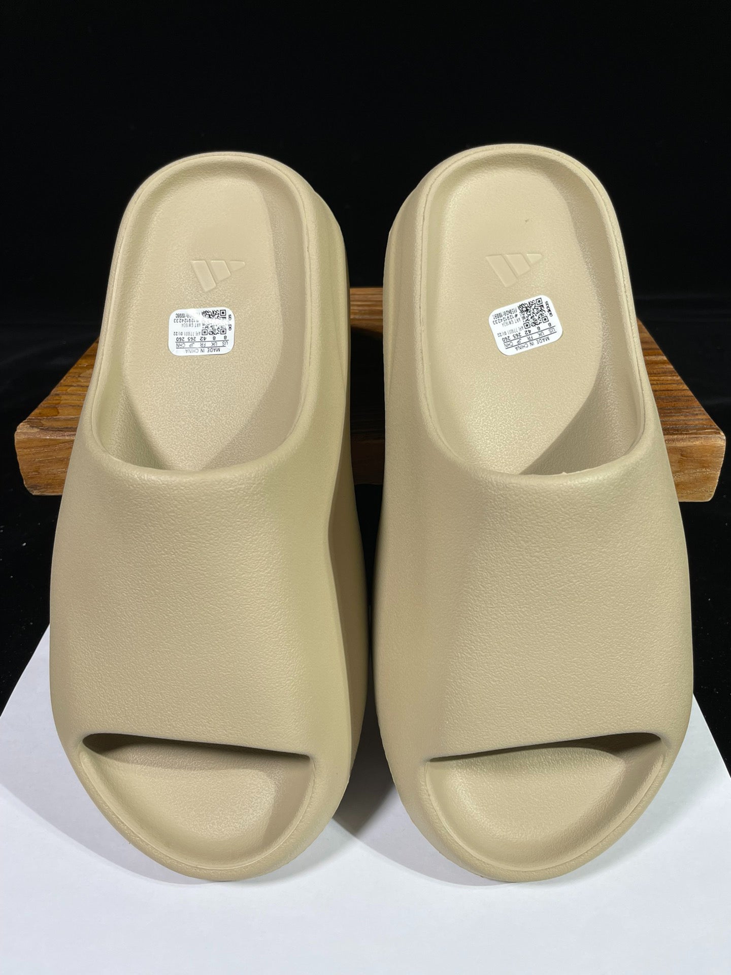 adidas YEEZY Slide "Pure"