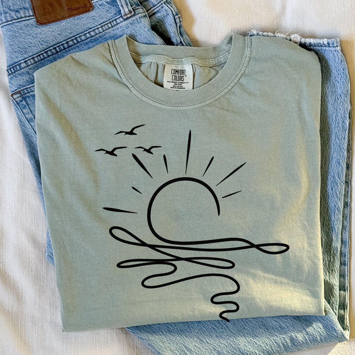 Comfort Colors Sun Ocean Shirt - Linear Graphic Boho Summer T Shirt - Trendy Beach Tee - Cute Minimalist Summer Tee