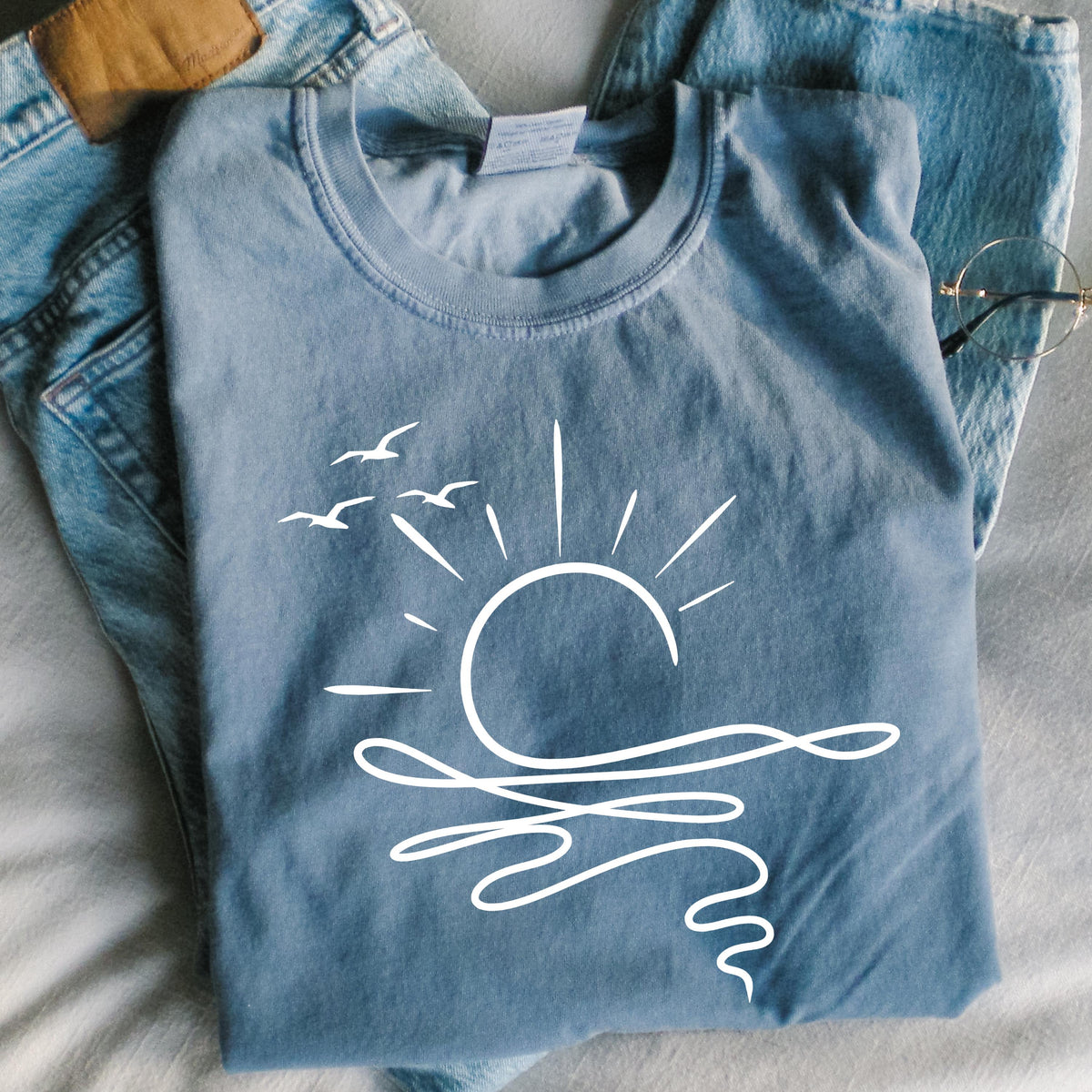 Comfort Colors Sun Ocean Shirt - Linear Graphic Boho Summer T Shirt - Trendy Beach Tee - Cute Minimalist Summer Tee